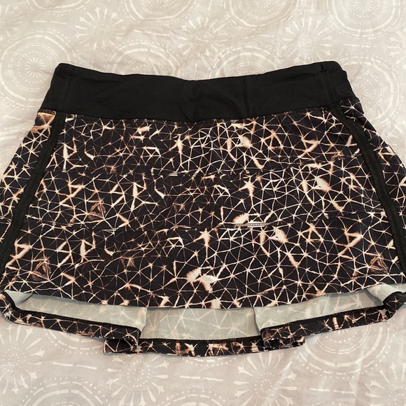 Lululemon skort - Picture 6 of 8